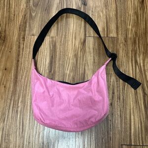 Azalea Pink Medium Crescent Baggu